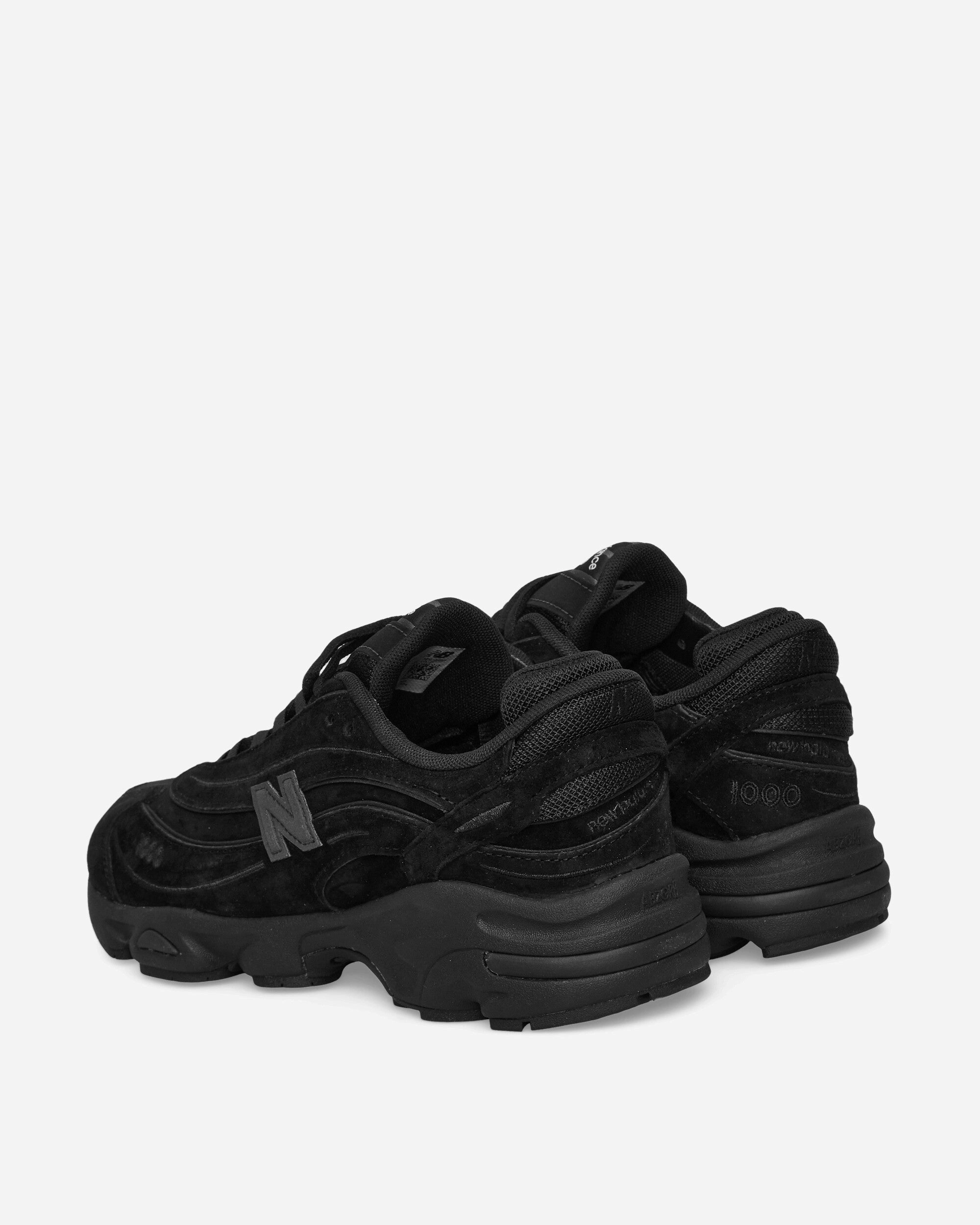1000 Sneakers Triple Black