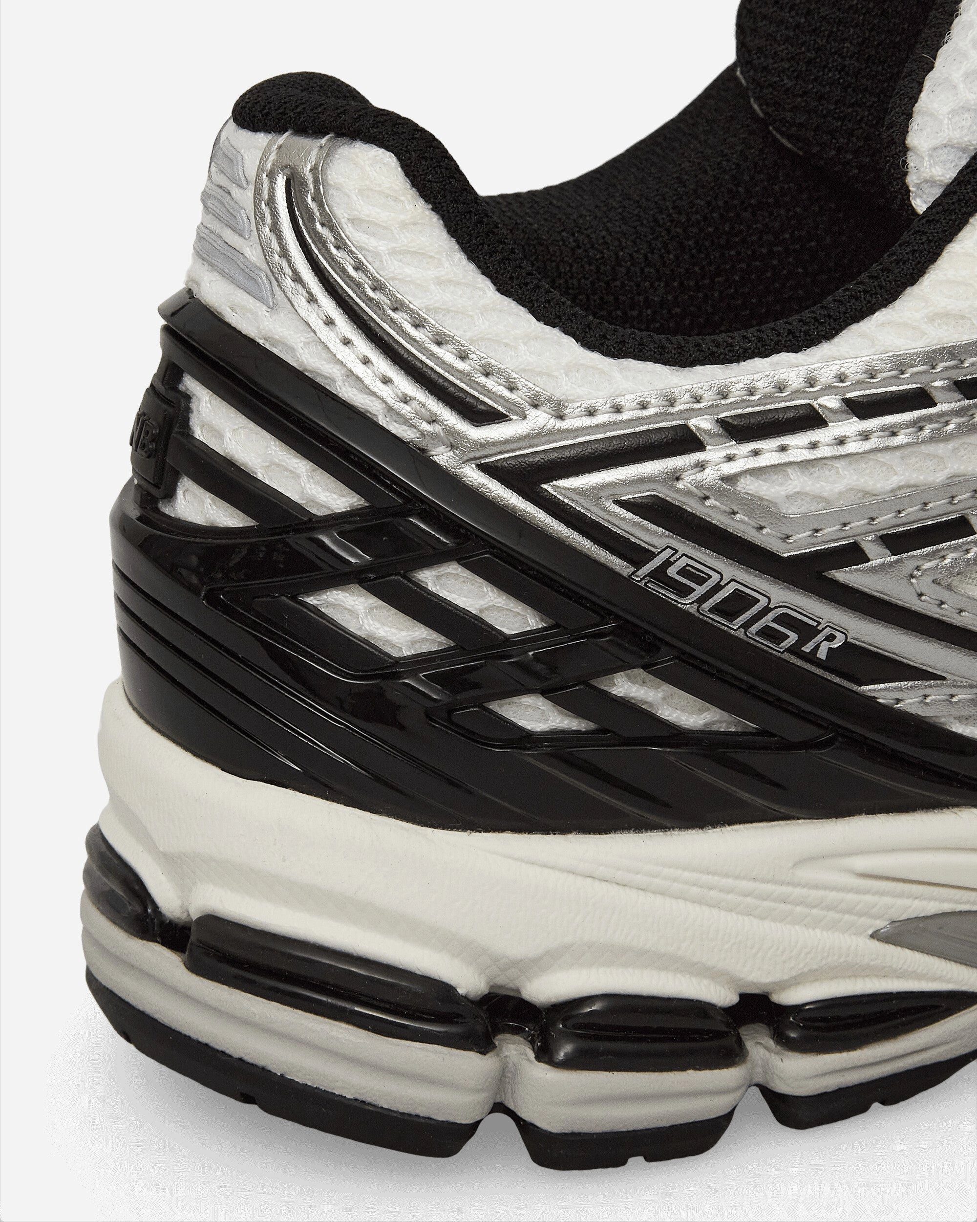 1906R Sneakers Silver Metallic / Black / Sea Salt