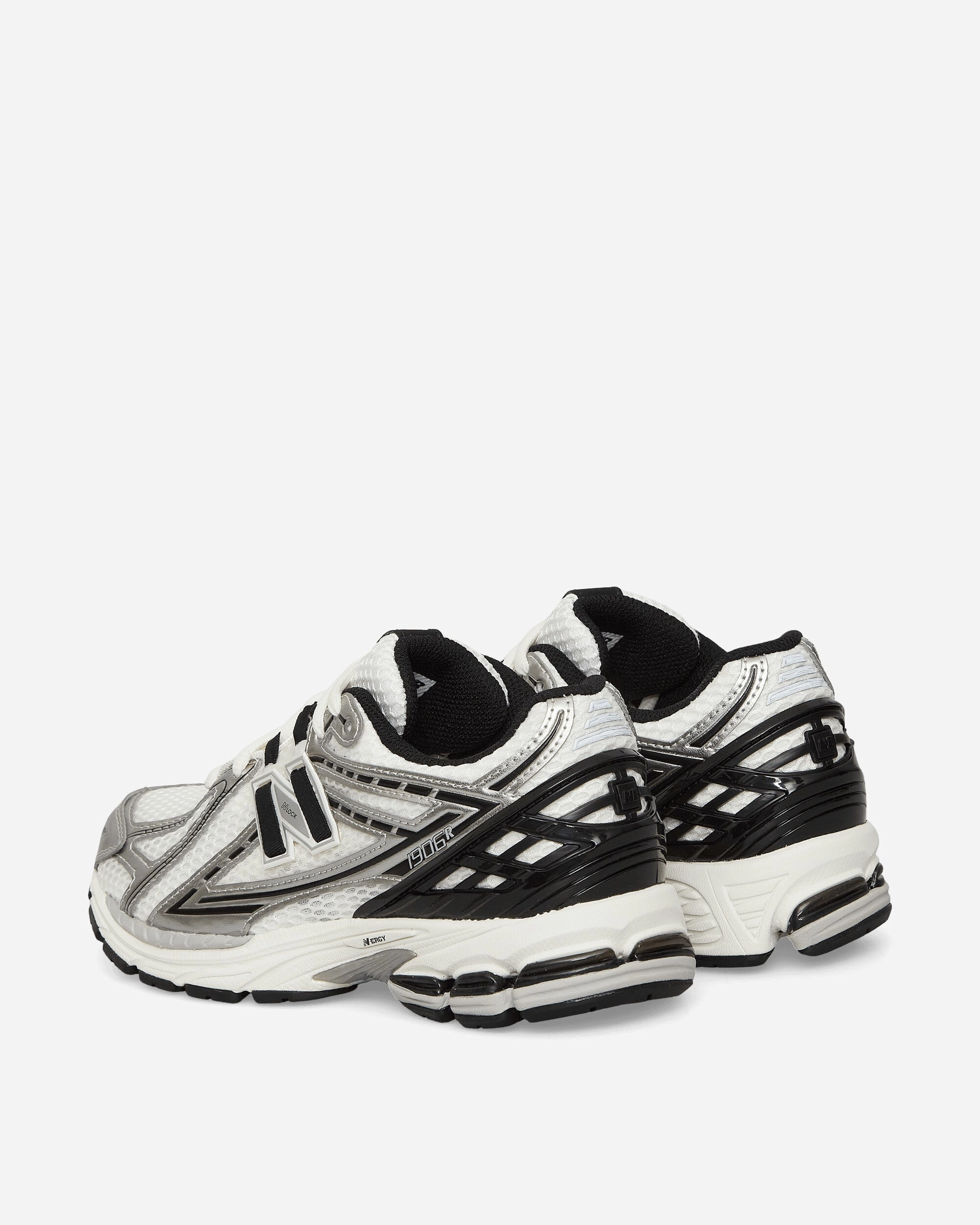 1906R Sneakers Silver Metallic / Black / Sea Salt